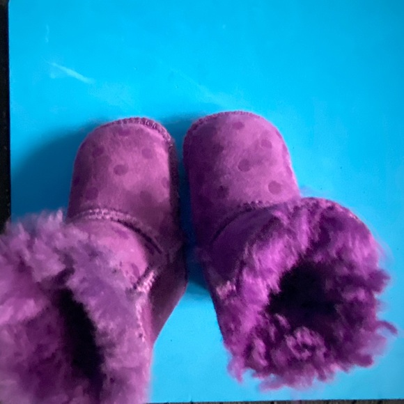 Infant Ugg Boots - Picture 2 of 3